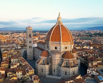THE ART OF LIVING IN FLORENCE: SECRET GARDENS AND HISTORIC CAFES