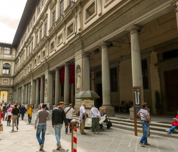 Visita la Galería Uffizi e Iglesia de la Santa Cruz