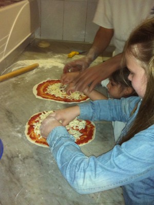 Pizza Making Class for Families - Picture 1