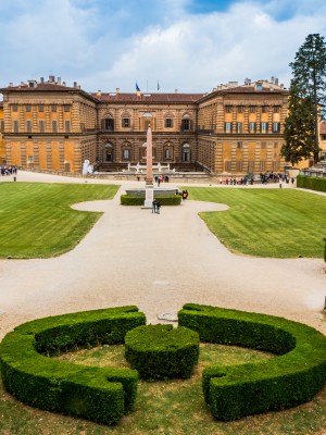 Pitti Palace and Boboli Gardens Tour for Kids in Florence - Picture 4