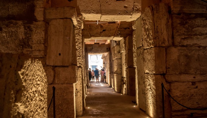 Visita los Subterráneos del Coliseo y el Foro Romano con un grupo pequeño