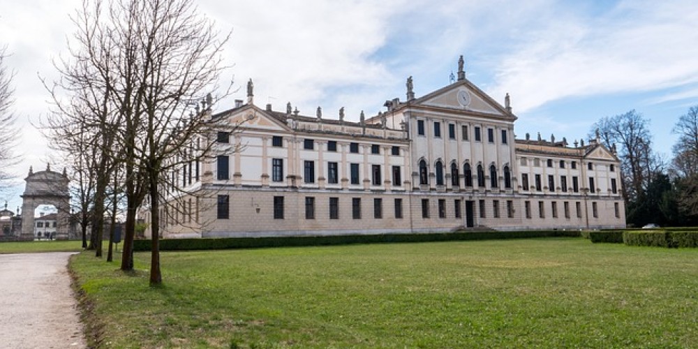 Visit Stra and Villa Pisani Labirinth