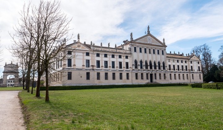 Visit Stra and Villa Pisani Labirinth