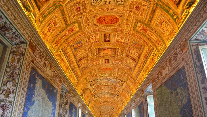 Early Vatican semi private tour up to 10 - Exclusive First Access Sistine Chapel