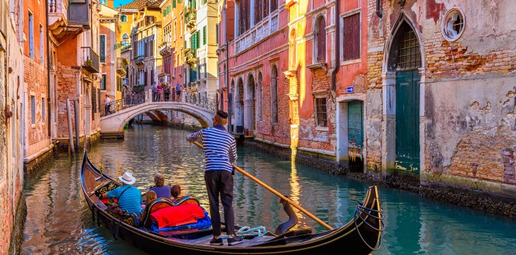 Best romantic things to do in Venice