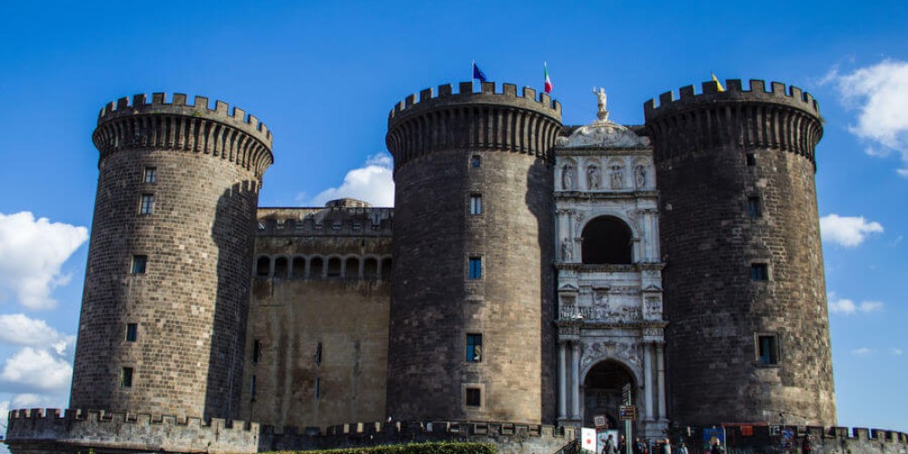 History and beauty of Castel Nuovo: the symbol of Naples