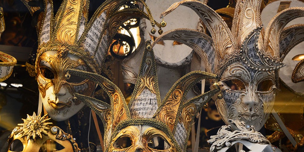 Fabricación de máscaras venecianas: el arte de las máscaras de carnaval