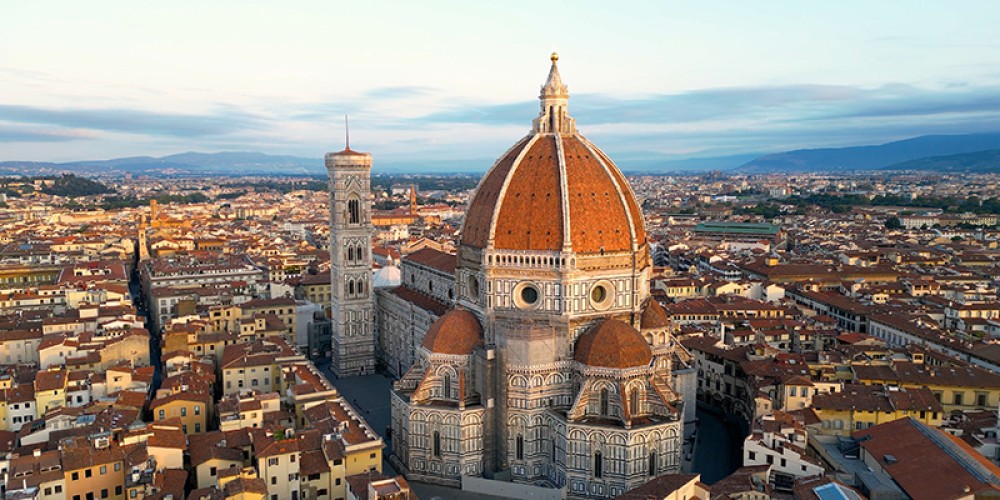 THE ART OF LIVING IN FLORENCE: SECRET GARDENS AND HISTORIC CAFES