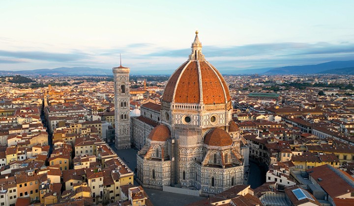 THE ART OF LIVING IN FLORENCE: SECRET GARDENS AND HISTORIC CAFES